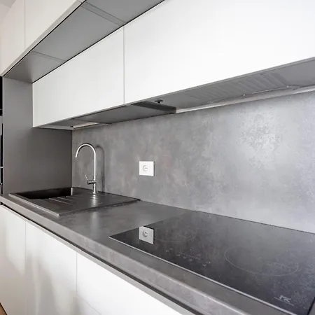 Guesthost - Seaside Appartement Bari